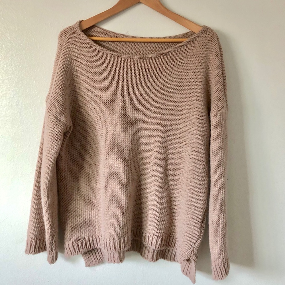 BRANDY MELVILLE OVERSIZED SWEATER